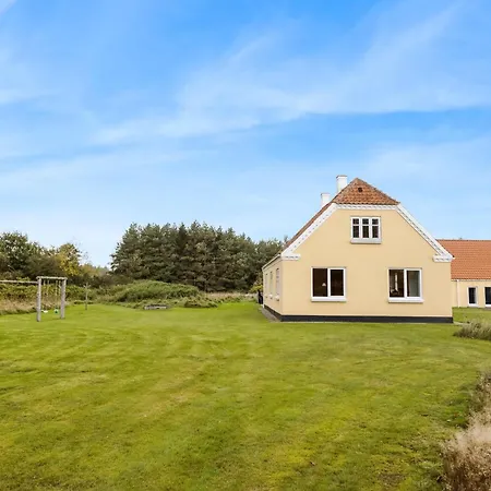 Large Pool House With Activity Located In Peaceful Surroundings, Holiday home *