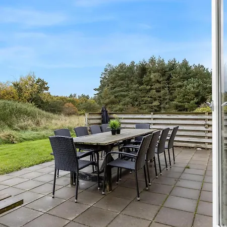 Vakantiehuis Large Pool House With Activity Located In Peaceful Surroundings