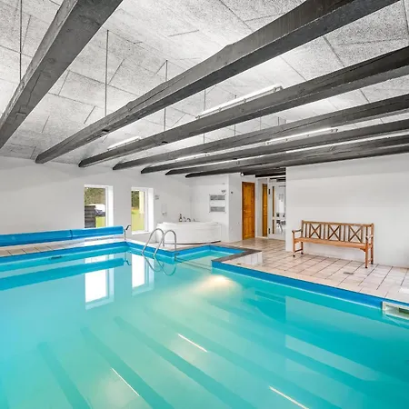 Large Pool House With Activity Located In Peaceful Surroundings بيت للعطل