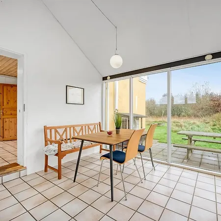 בית נופש Large Pool House With Activity Located In Peaceful Surroundings Frostrup