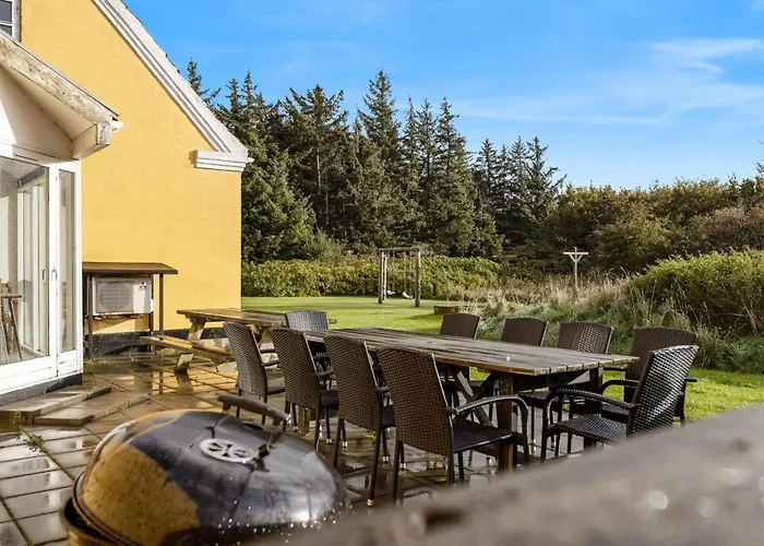 בית נופש Large Pool House With Activity Located In Peaceful Surroundings Frostrup