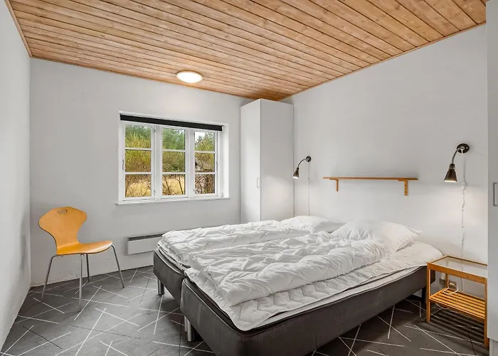 בית נופש Large Pool House With Activity Located In Peaceful Surroundings Frostrup