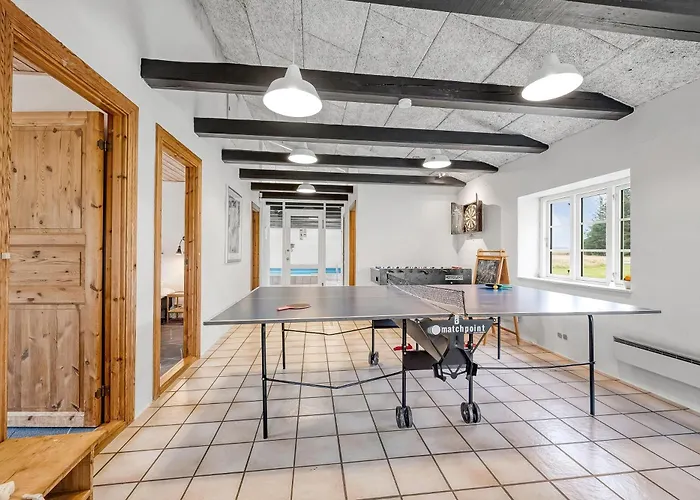 Large Pool House With Activity Located In Peaceful Surroundings בית נופש *