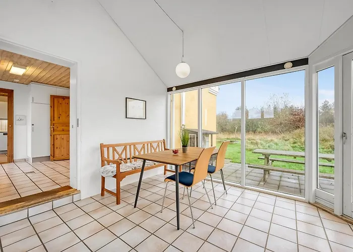 בית נופש Large Pool House With Activity Located In Peaceful Surroundings Frostrup